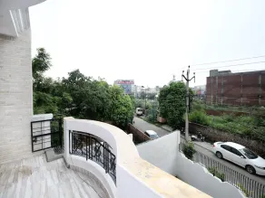 The Corner House By OYO Rooms - Image 4