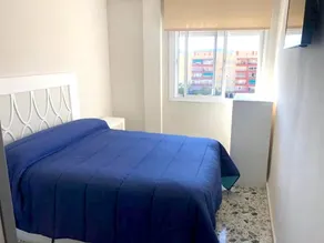 Agréable appartement avec internet haut débit et terrasse | Vue ville - Image 3