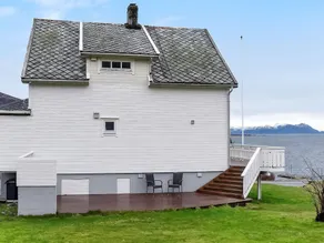 10 Person Holiday Home in Haramsøy - Image 4