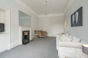Chic 2 Bedroom Apartment near Old Town - Image 2