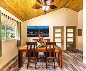 Tropical Island Paradise 2 Bedroom Home by Redawning - Image 5