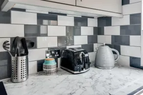 Bright Spacious 2-bedroom Jericho House - Image 2
