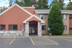 AmericInn Lodge & Suites Carlton - Image 3