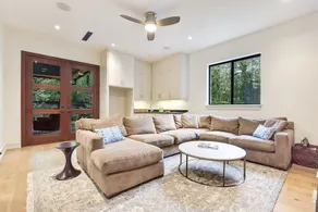 The Arriveakwood - 4 Br Home - Image 4