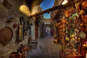 Old Town Roloi House - Image 4