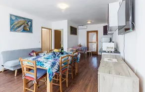Stunning Apartment in Peroj With Wifi and 4 Bedrooms - Image 2