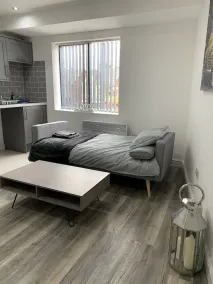 #StayHere 7 - Sleeps 4, Leeds City Duplex Apartment - Image 2