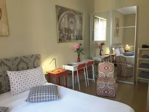 Kiss Inn - Image 3