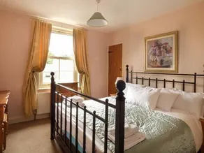 2 Carr Terrace - Image 3