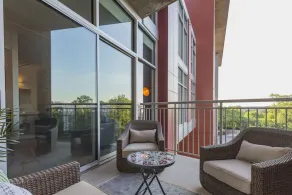 Artsy Chic 1BR Condo 30day min with WiFi AC Parking TV Furnished Rooftop - Image 4