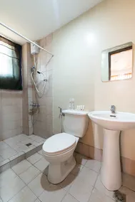 Rivera Hotel by OYO Rooms - Image 2