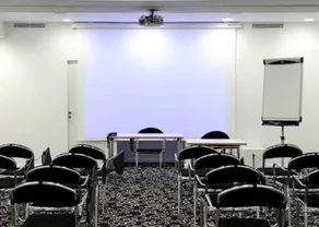 Quality Hotel Centre Del Mon - Perpignan - Image 4