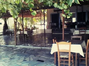 Sfinias Hotel - Image 5