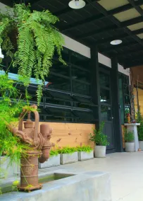 See Hostel - Image 4