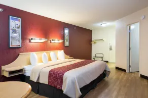 Red Roof Inn Houston - Westchase - Image 2