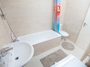 One Bedroom Flat in Harrow 62D - Image 2