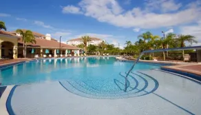 Penthouse Lake View 3 Bed Condo Convention Center 3 Bedroom Condo by Redawning - Image 3