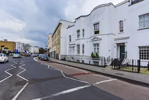 2 bed Fulham broadway apartment - Image 3
