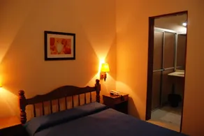 Hotel Plaza - Image 3