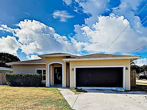 New Listing! Sumptuous Near Beach W/ Pool 3 Bedroom Home - Image 5
