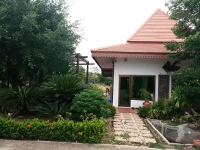 Panpree Hotel - Image 2