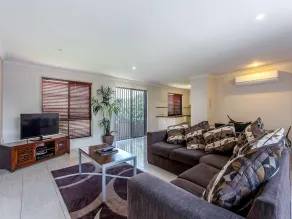 Annand Mews Serviced Apartments - Image 2