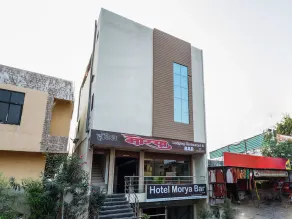 Hotel Morya by OYO Rooms - Image 3