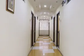 New Victory Mansion & Lodging by OYO Rooms - Image 4