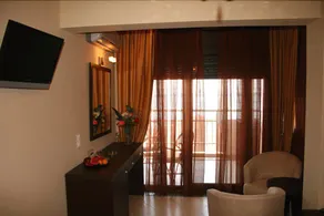 Meliton Inn Hotel & Suites - Image 5