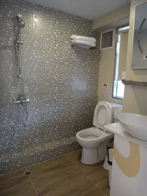 Panda's Hostel - Elegant - Image 2