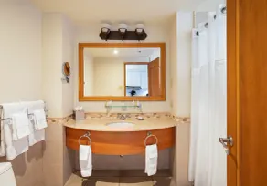 Condado Lagoon Villa Apt - Image 5