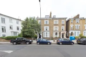 Stunning Maida Vale Apartment Near Regents Canal by Underthedoormat - Image 4