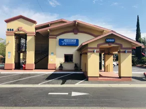 Americas Best Value Inn & Suites Escondido - Image 2