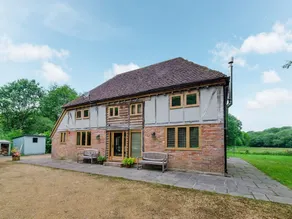 Boutique Holiday Home in Three Oaks With Garden - Image 4