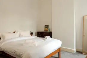 Lovely Home for 2 Near Station - Image 2