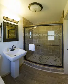 Sunset Lodge - Image 5