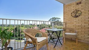 Charming Comfortable and Convenient - MOS72 - Image 4