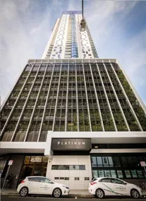 Southbank Platinum Tower Apartment - Image 5