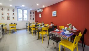 Leblon All Suites Design Hostel - Image 2