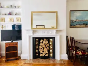Entire Cottage Style Flat in Heart of Wallingford - Image 4