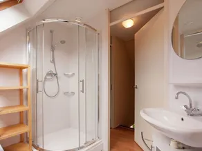 Comfy Holiday Home in Noordwijkerhout Near Beach - Image 3