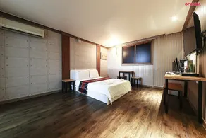 Economy Hotel - Image 3