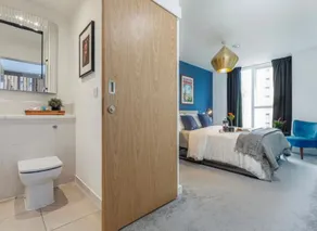 Modern apartment the London Underground - Image 3
