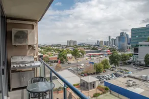 South Melbourne 2 Bed Parking - Image 3