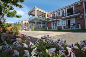 Sun & Sea Hotel - Image 4