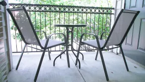 Relaxing Suite with Free Parking, Fast WiFi - Image 5