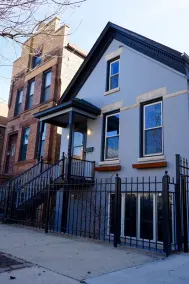 3-Level Bucktown Home - Amazing Outdoors & Parking - Image 3