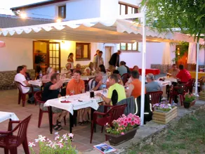 Tidy bungalow with a covered terrace, in the Aragon region - Image 5