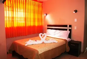 Leos Komfort Inn - Image 5