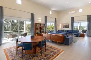 HillTop Luxury Villa - Image 4